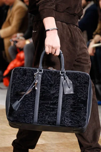 Look 37